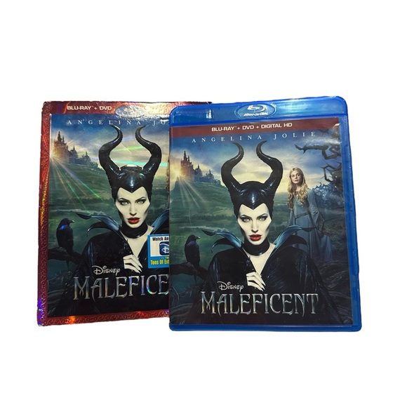 🔥 7 MOVIES/$50 Bundle - Disney’s MALEFICENT Blu-ray – Angelina Jolie - Picture 1 of 3